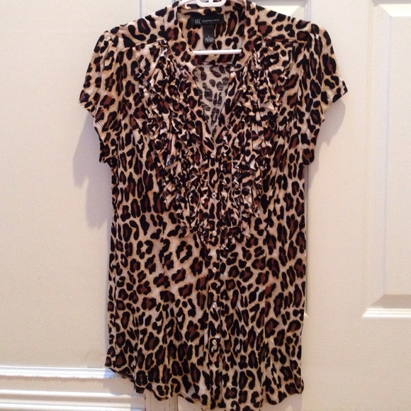 💰REDUCED 💰Short sleeve top.