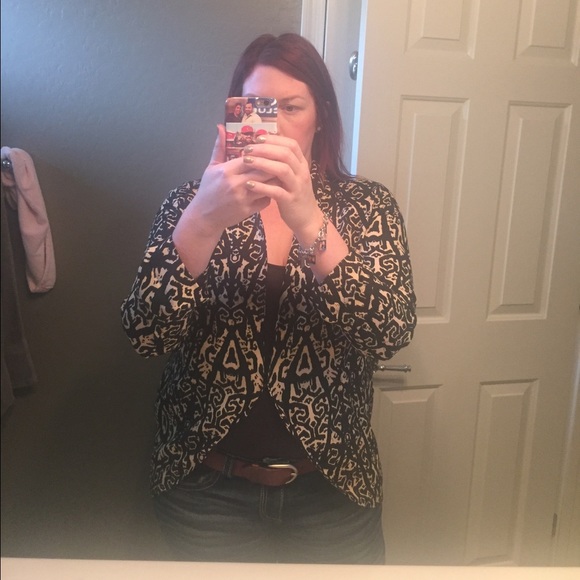 🚫SOLD 🚫 Stunning Nordstrom's blazer - Picture 2 of 4