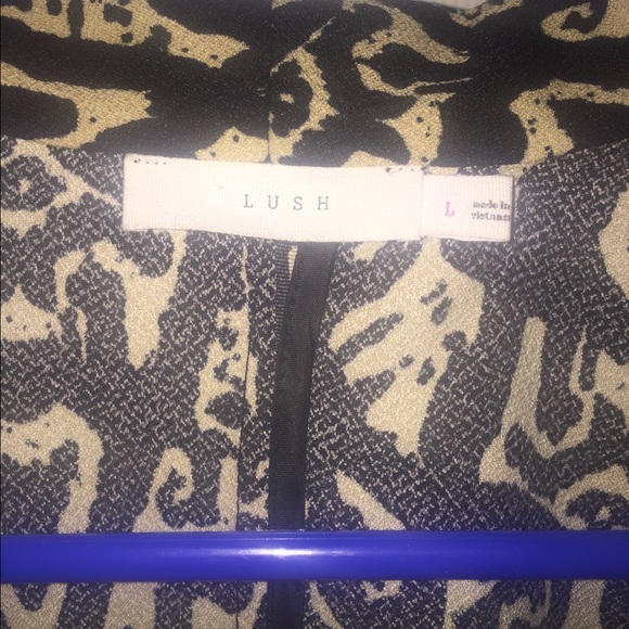 🚫SOLD 🚫 Stunning Nordstrom's blazer - Picture 4 of 4