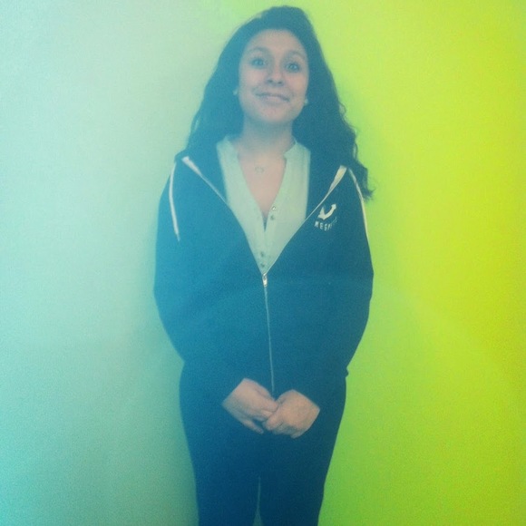 Meet your Posher, Niki