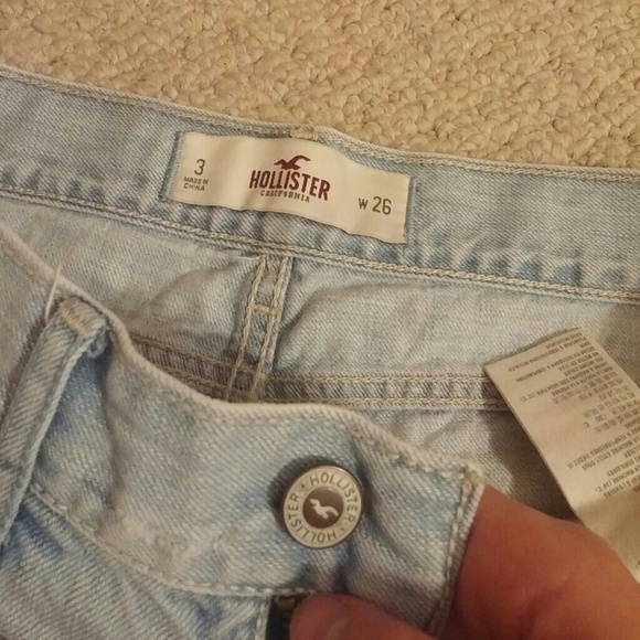Shorts - Picture 2 of 3