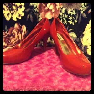 Patent leather red short heel vintage style pumps