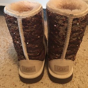 womens uggs. size 5. reversible sequins.