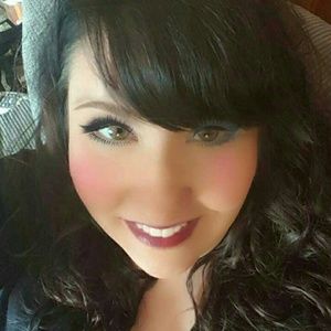 Meet your Posher, Suzanne