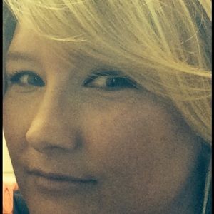 Meet your Posher, Leigh