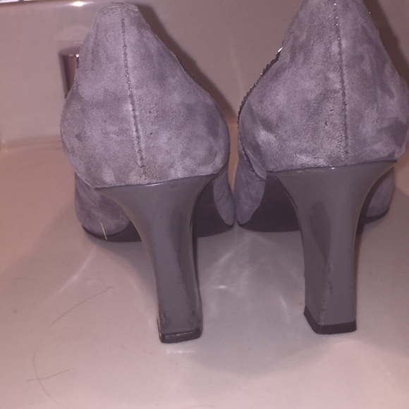 Gray heels - Picture 3 of 3