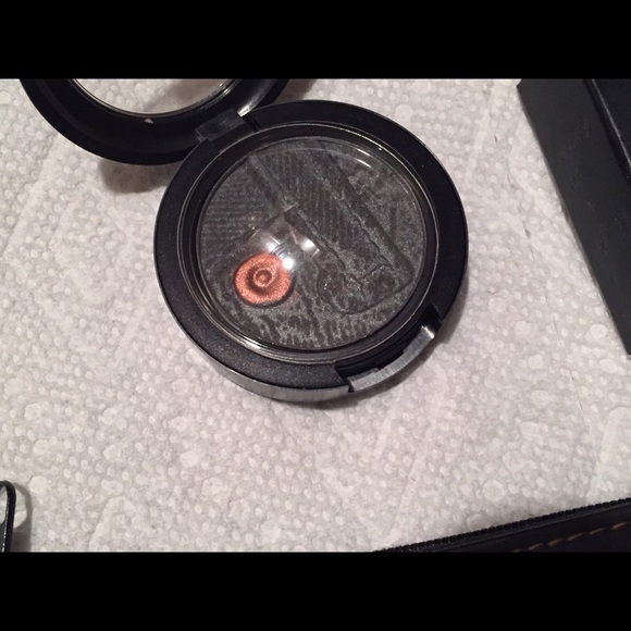 ❌Sold❌MAC eyeshadow stovepipe black lipgloss - Picture 3 of 4