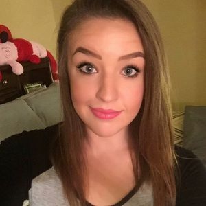 Meet your Posher, Cassandra