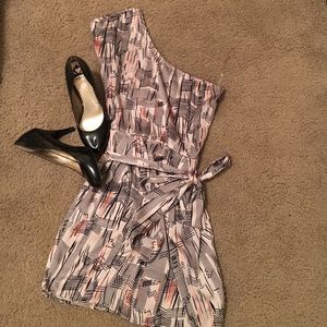 One shoulder dress 💕