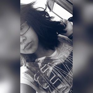 Meet your Posher, Denise