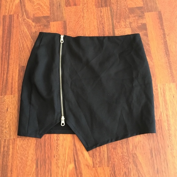 Zipper Asymmetric Hem Mini Skirt