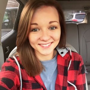 Meet your Posher, Carly