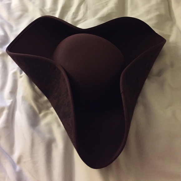 << pirate costume hat >>