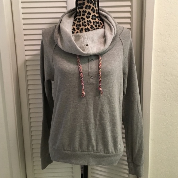 Roxy Sweaters - NWOT Roxy cowl neck sweatshirt