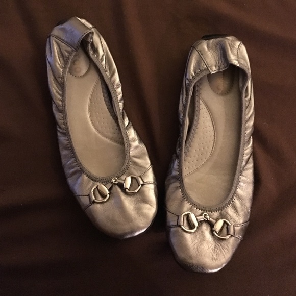 Silver Flats💞