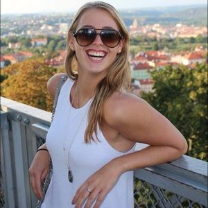 Meet your Posher, Shelby