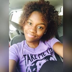 Meet your Posher, Kayla