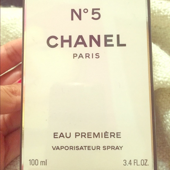 Chanel Perfume N5. 100ML (3.4oz),Never open it