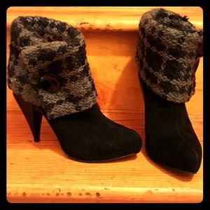 Cute black and gray ankle boots!