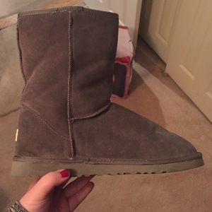 GREY UGG BOOTS
