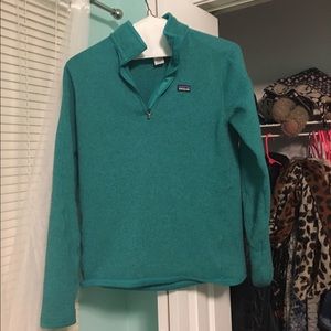 Green Patagonia 1/4 zip jacket
