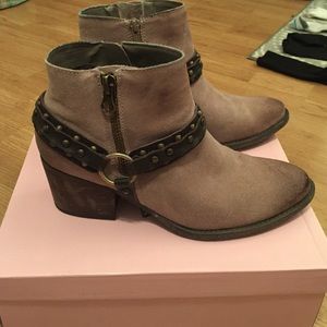 Crown Vintage Shoes - Crown Vintage Wendy Booties Crown Vintage Shoes - Crown Vintage Wendy Booties