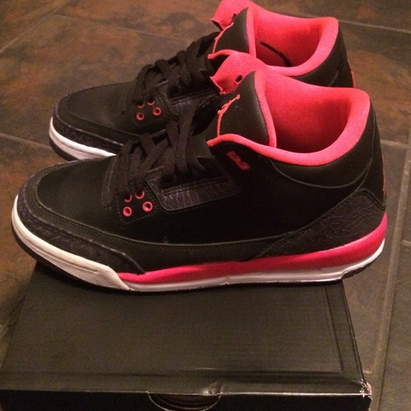 Air Jordan 3 Retro - Picture 2 of 4