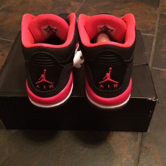 Air Jordan 3 Retro - Picture 3 of 4