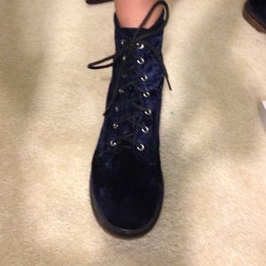 Combat boots/lace up boots