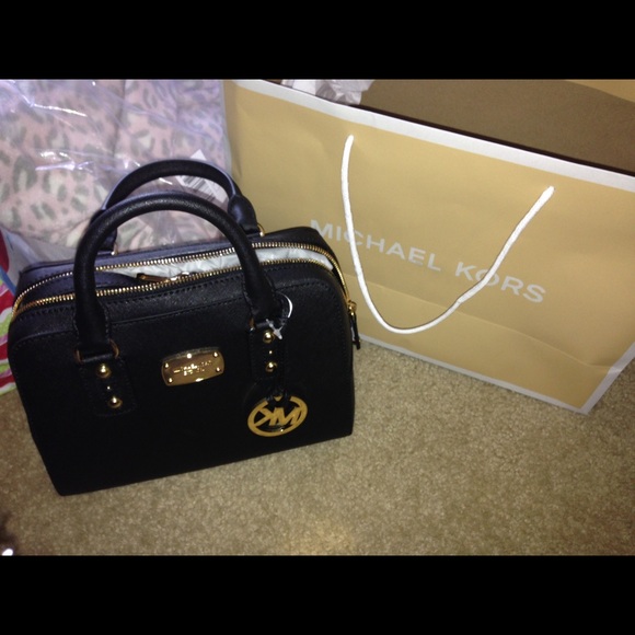 Micheal Kors - Picture 1 of 1