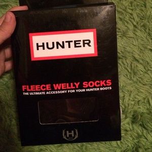 Black knot hunter boot covers