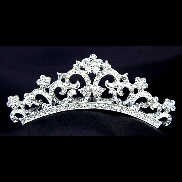 💕Meet your posher!💕 - Picture 2 of 2