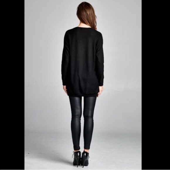 🇺🇸SUPER SOFT Black Two Pocket Top - Picture 3 of 4