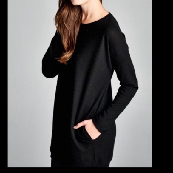 🇺🇸SUPER SOFT Black Two Pocket Top - Picture 4 of 4