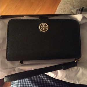 Meet your Posher, Cara