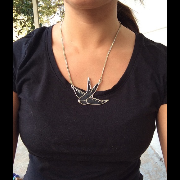 Sparrow necklace - Picture 3 of 3