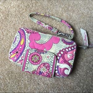 ❤️ Paisley Smartphone Wristlet