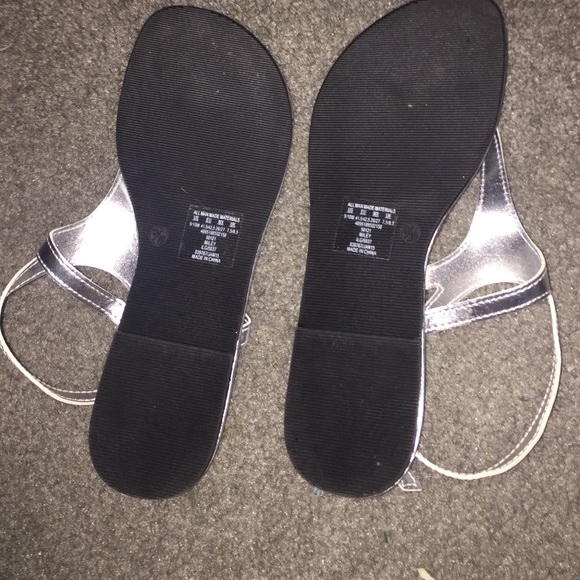 Flip-Flops - Picture 3 of 3