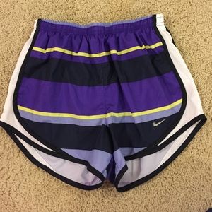 S WOMENS NIKE SHORTS
