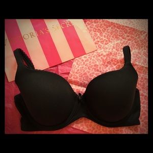 Victoria's Secret 36D   Demi lined.