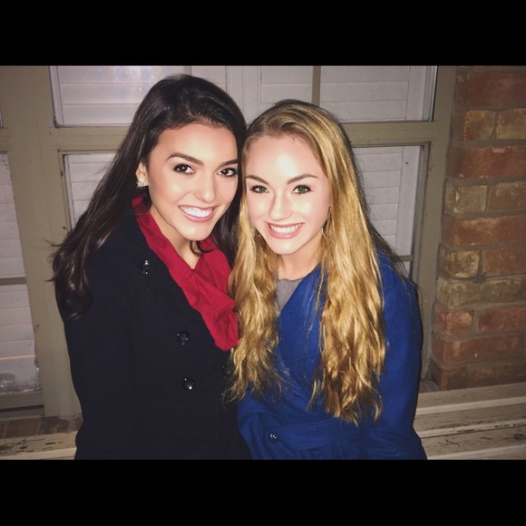 Meet your Posher, Stephanie - Picture 3 of 4