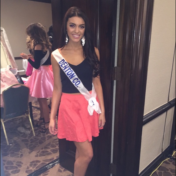 Meet your Posher, Stephanie - Picture 4 of 4