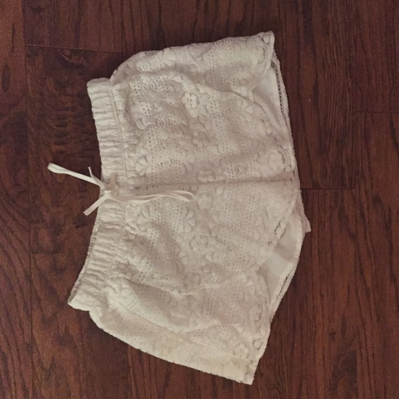 Hollister Cream Lace Shorts