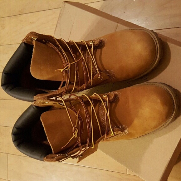 Timberlands size 5.5 fits woman size 8