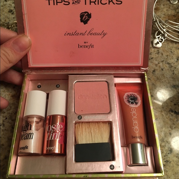 Benefit Feelin dandy lip and cheek kit