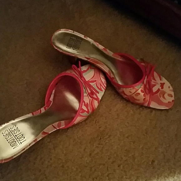 Super cute pink swirl design slide