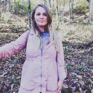 Meet your Posher, Hilary