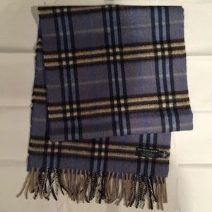 Classic 100% cashmere Burberry scarf