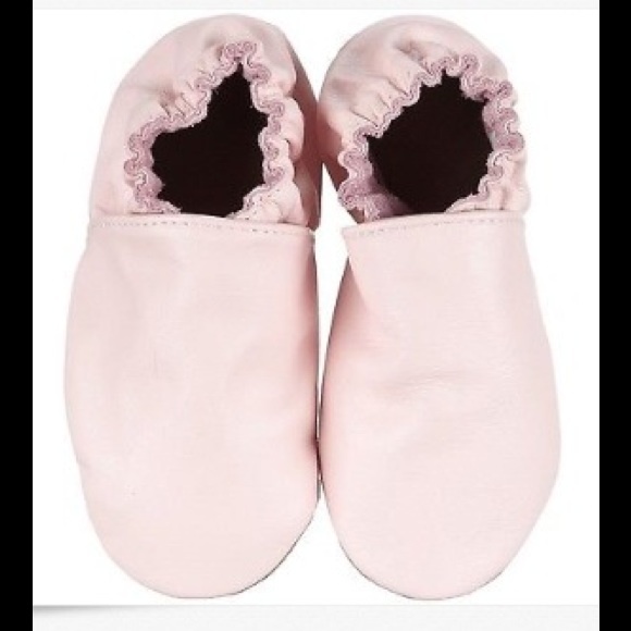 NIB Robeez Pink Slipper