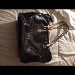 Beautiful Micheal Kors black tote bag